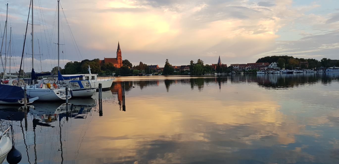 Hausboot-Wochenende in Europa