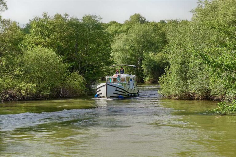 Canal Du Midi Boat Hire Midi Cruising Holidays In France