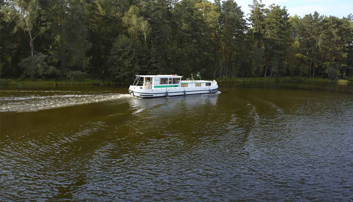 Pénichette Terrasse<sup>®</sup> Sleeps 8/12 – 4 Cabins