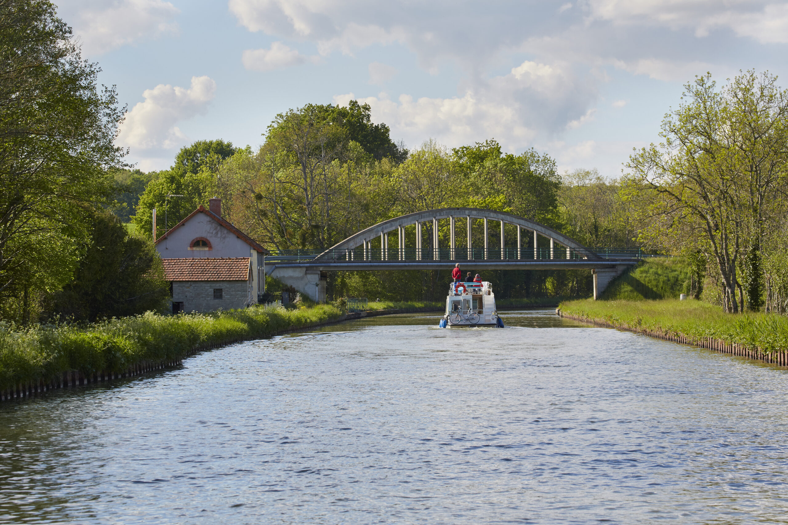 Location de bateau sur le canal latéral à la Loire