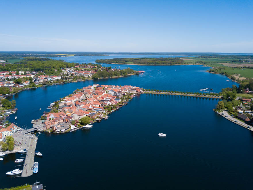 Vue du ciel sur les lacs du Mecklembourg